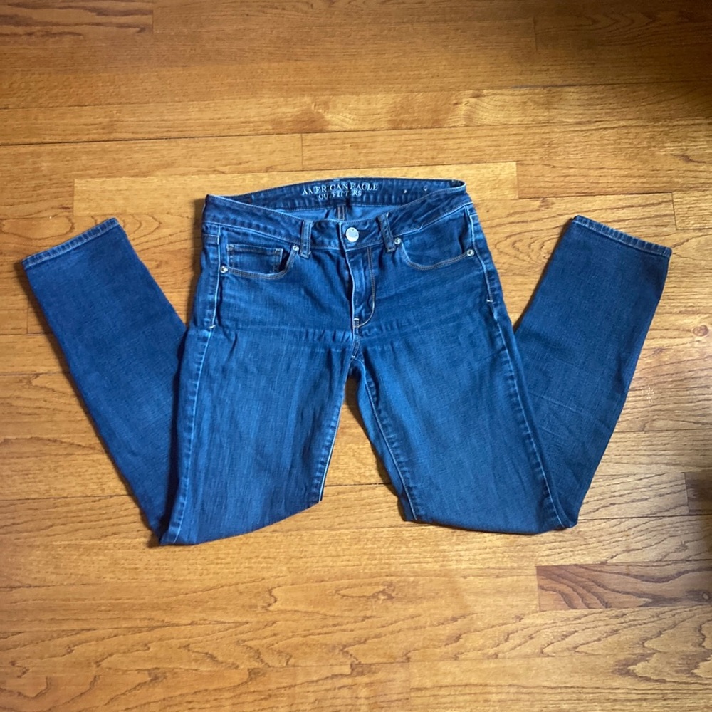 American Eagle Outfitters skinny blue jeans. Size 6.